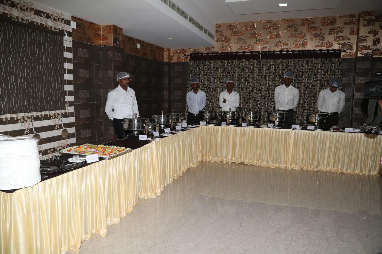 Venky'S Delight Rajahmundry Bagian luar foto